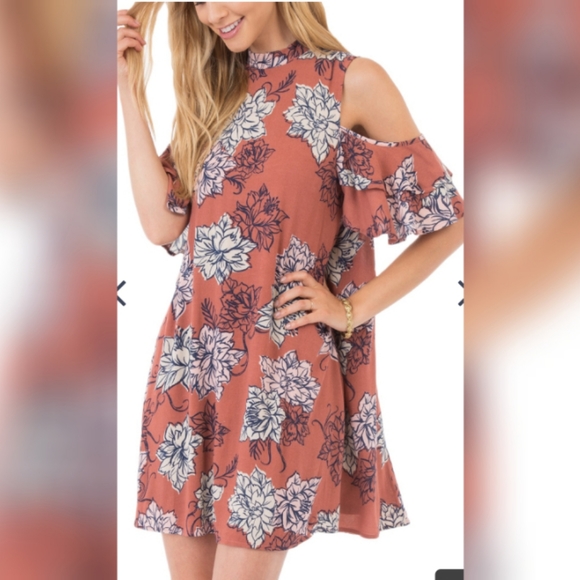 Others Follow Jolene Flutter sleeve cold shoulder - Picture 1 of 8